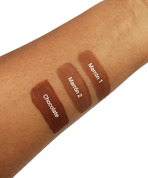 muestra tonos cohoclate, marron 1 y marron 2 base liquida ebano colors